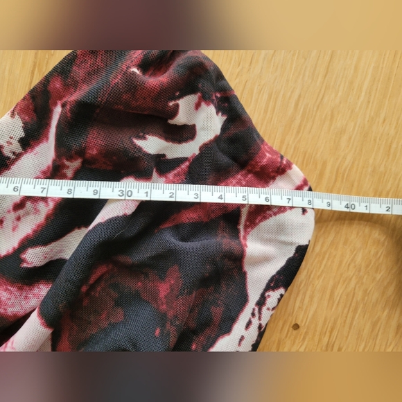 Le Château Ruched Mini Dress – Abstract Print – Size S – NWOT - Picture 5 of 8